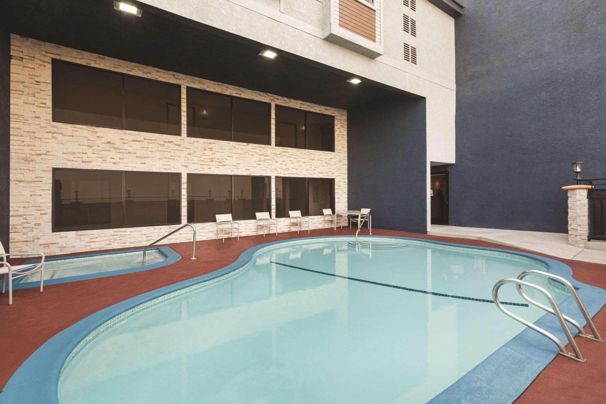 Country Inn & Suites By Radisson, Bakersfield, Ca Εξωτερικό φωτογραφία